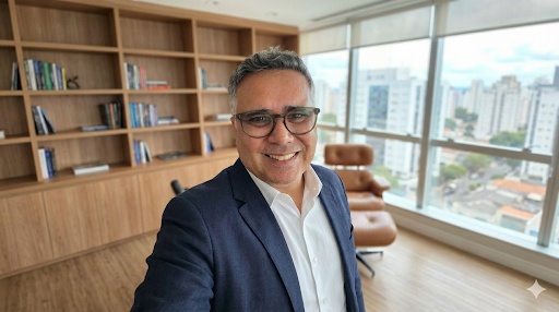 Denilson Braga - Estrategista de IA e Especialista em Comunicação Humano-IA